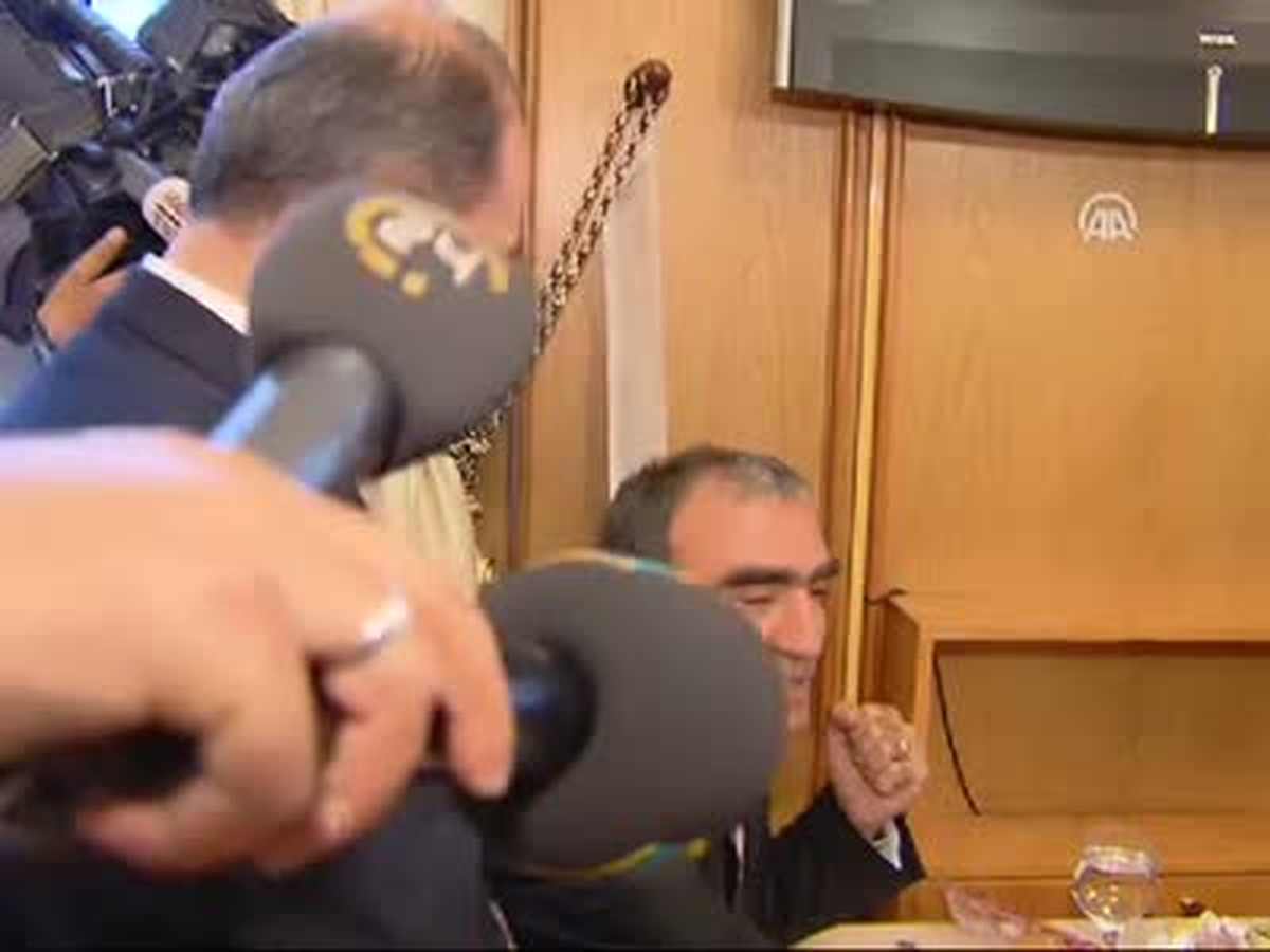Masalardan"Tuzluk"Ları Kaldırdı