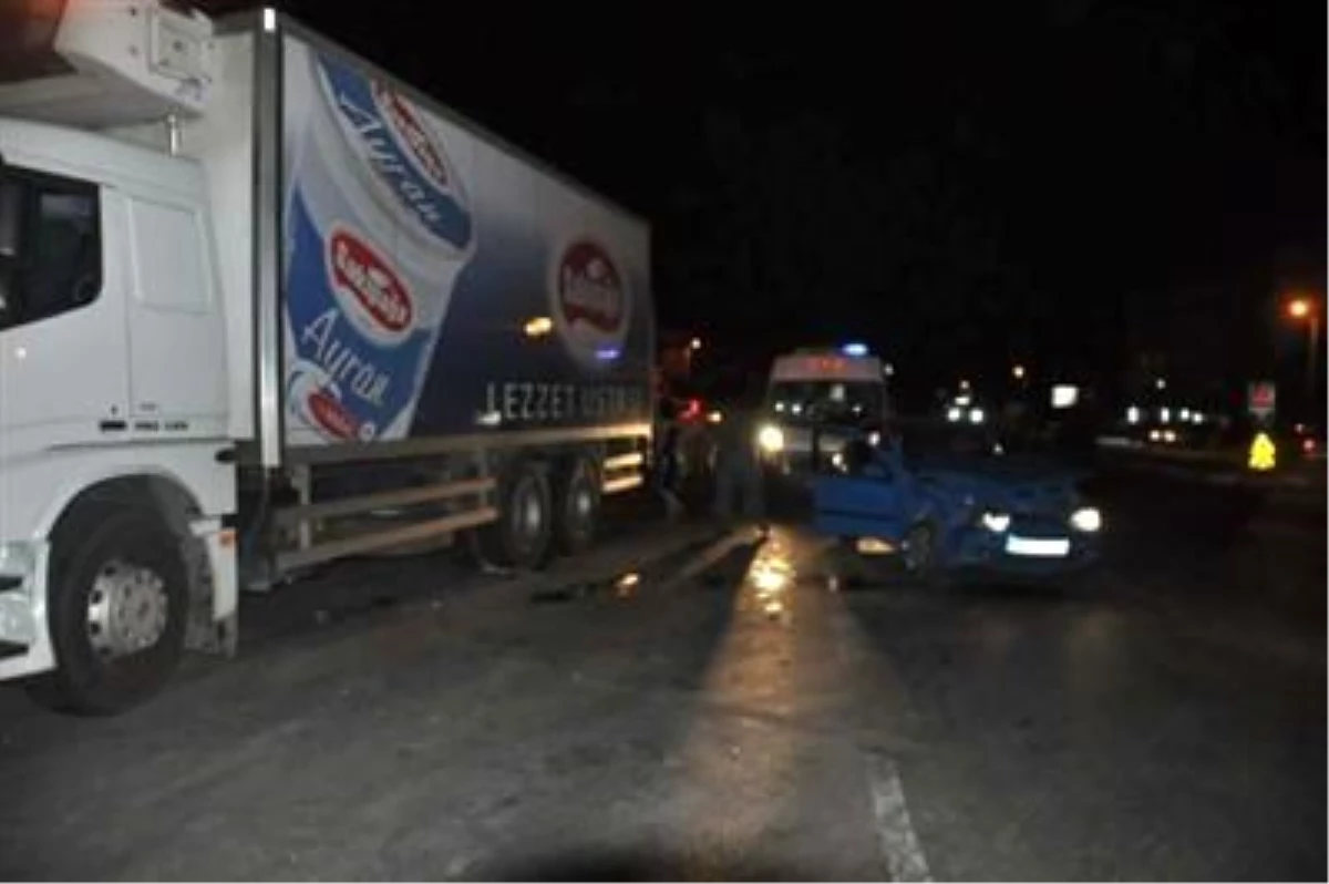 Milas\'ta Trafik Kazası: 1 Ölü 2 Yaralı