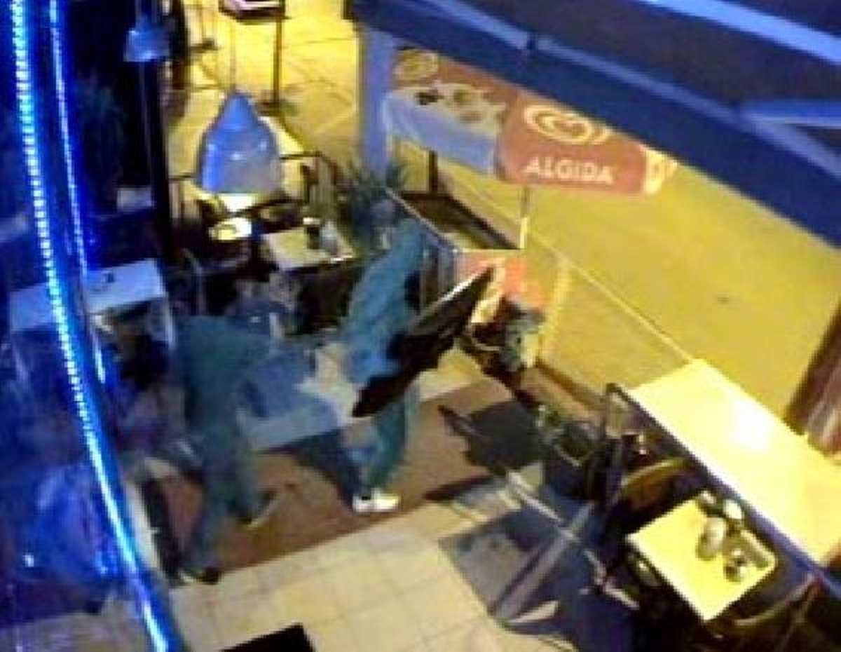 Pastaneden 17 Saniyede Plazma Tv Çalan 2 Şüpheli Yakalandı