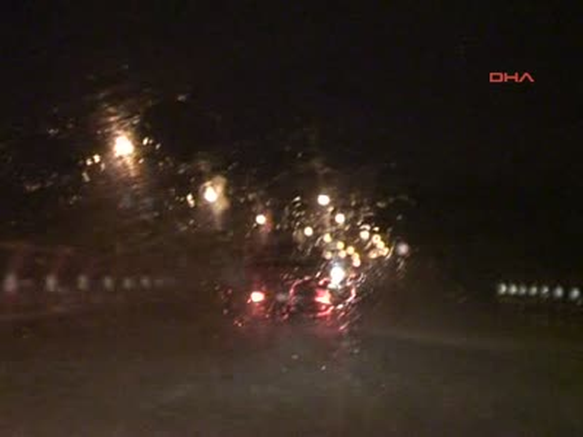 Samsun\'da Fırtına Hayatı Felç Etti
