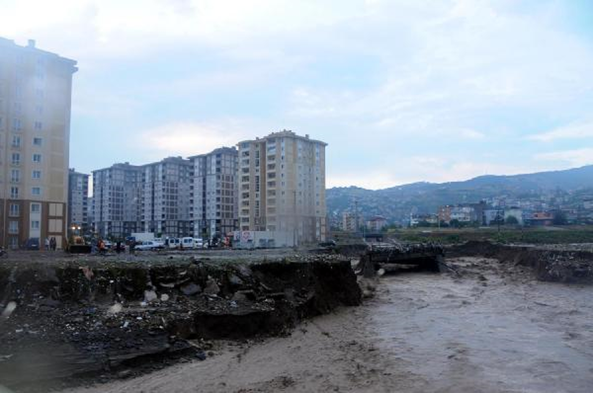 Samsun\'da Sel Felaketi: 6 Ölü