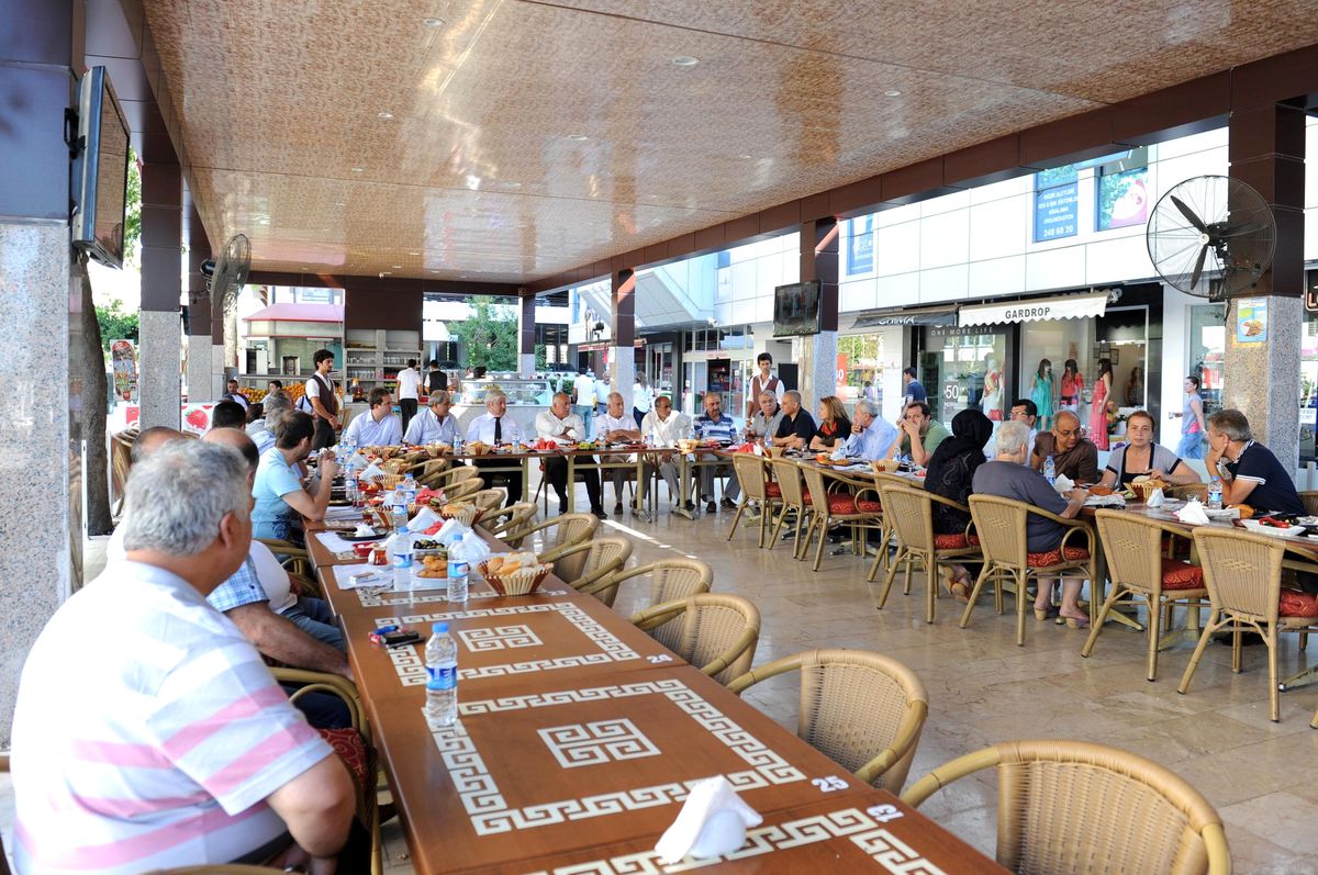 Selekler Çarşısı Esnafından Başkan Akaydın\'a Teşekkür