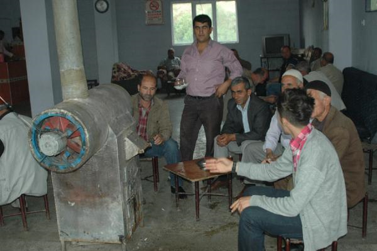 Doğu\'da Sobaları Yeniden Kuruldu