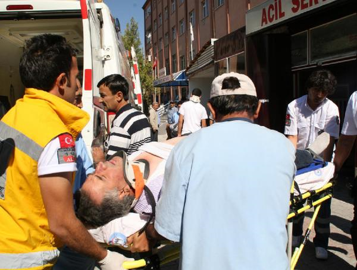 Sürücü Uyukladı, Otomobil Takla Attı: 5 Yaralı