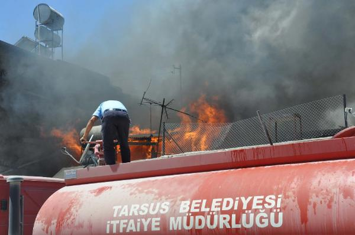 Tarsus\'ta Yangın Paniği