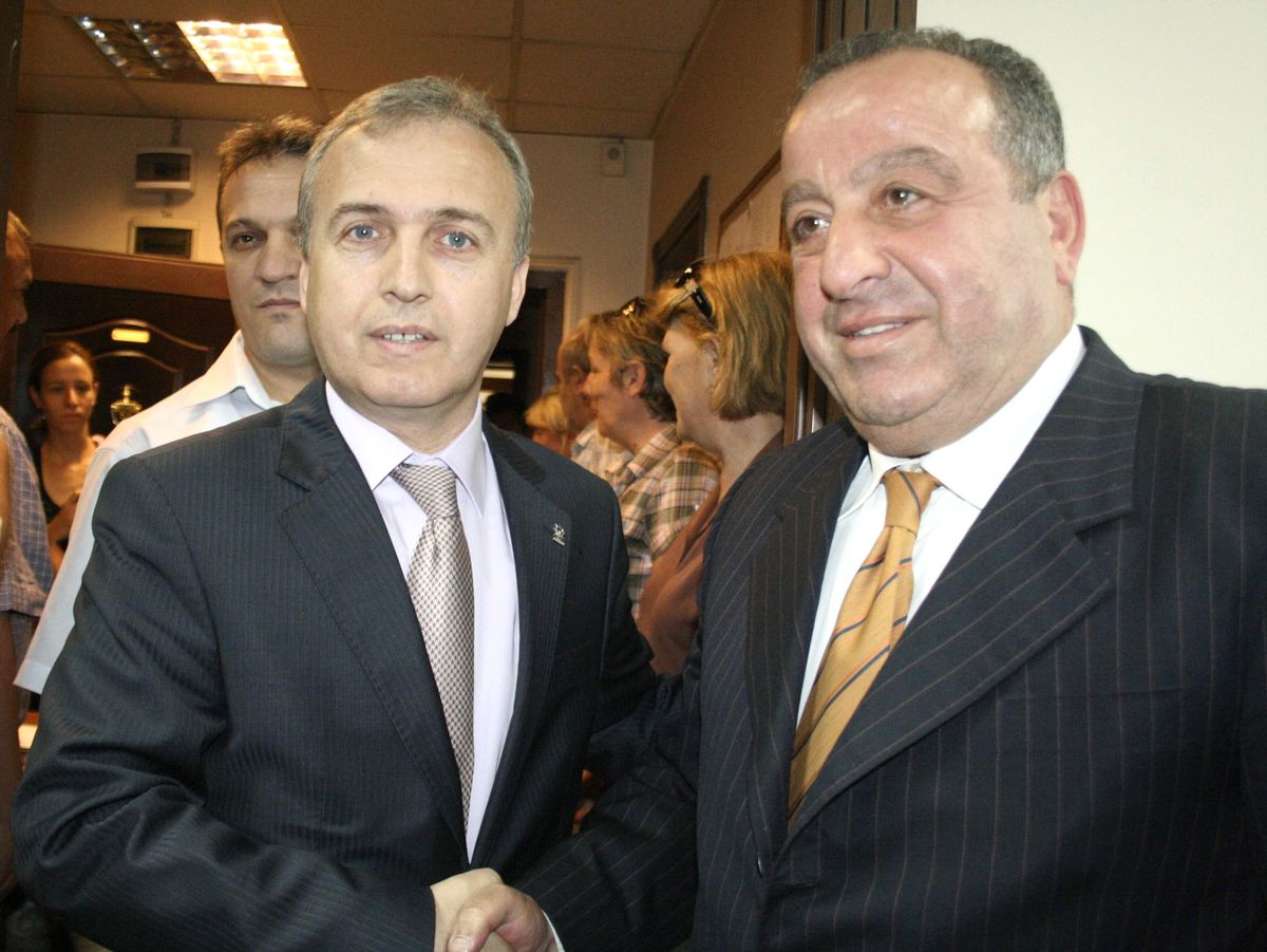 Uçar, Furat\'ı Ziyaret Ettı