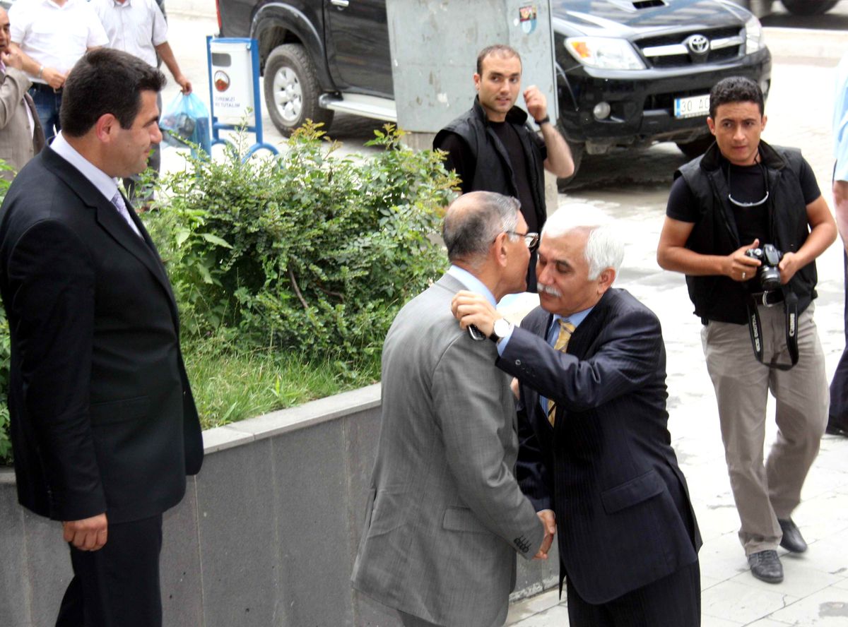 Vali Alimoğlu\'ndan Belediye Başkanı Bedirhanoğlu\'na İade-İ Ziyaret