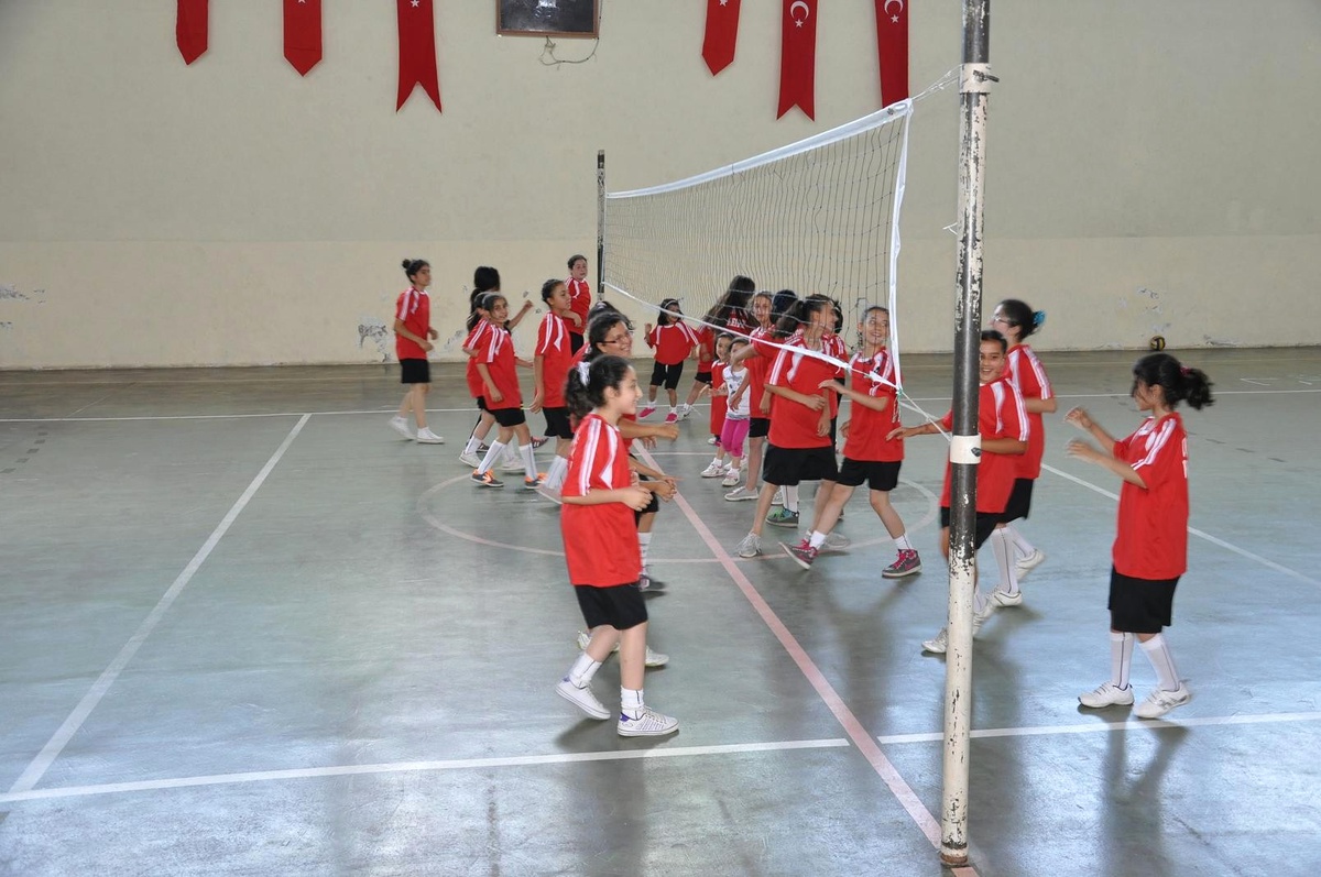 Yerköy\'de Voleybol Okulu Açıldı