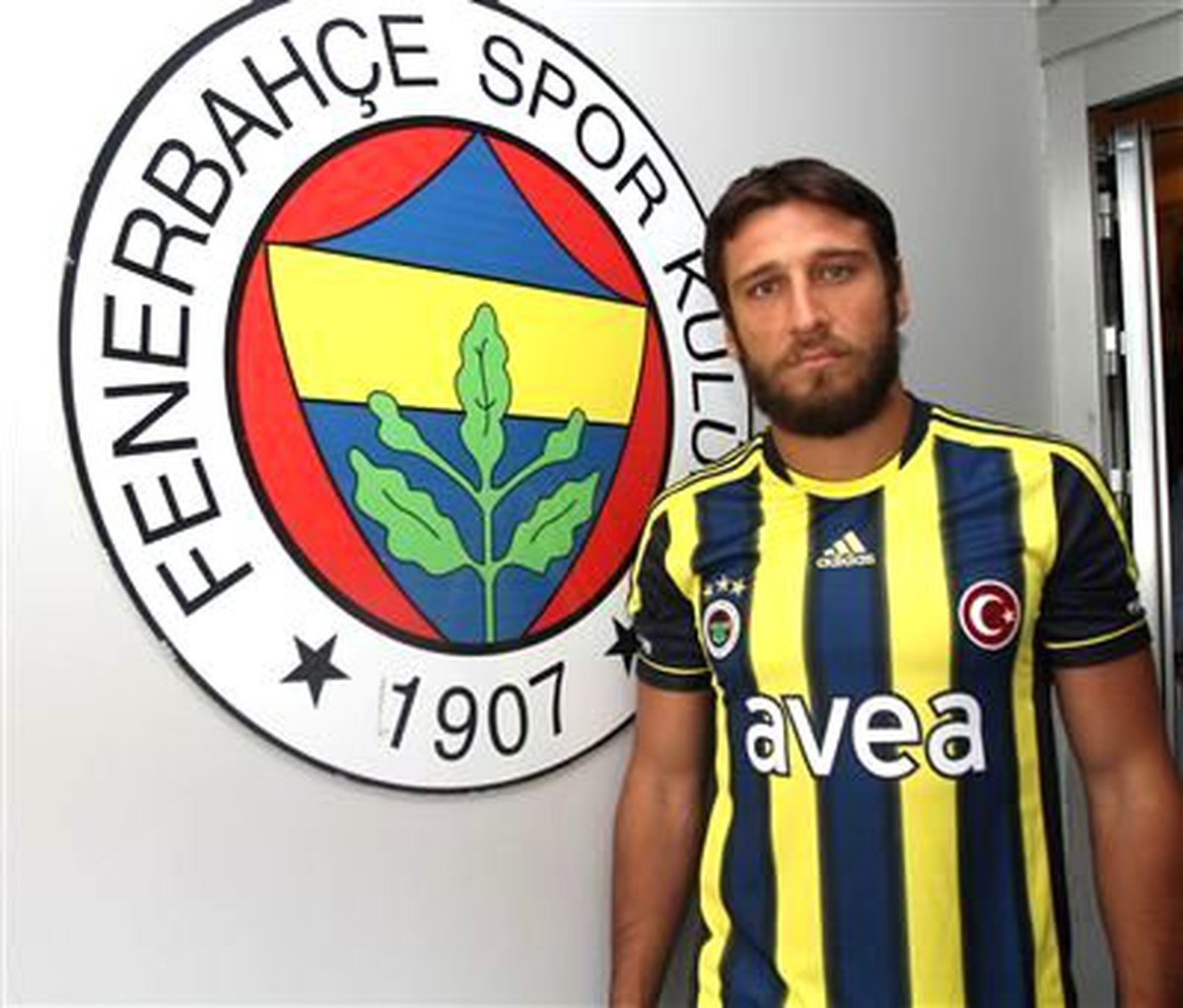 Fenerbahçe Kulübü, Beşiktaş ile Yollarını Ayıran Savunma Oyuncusu Egemen Korkmaz\'ı Transfer...