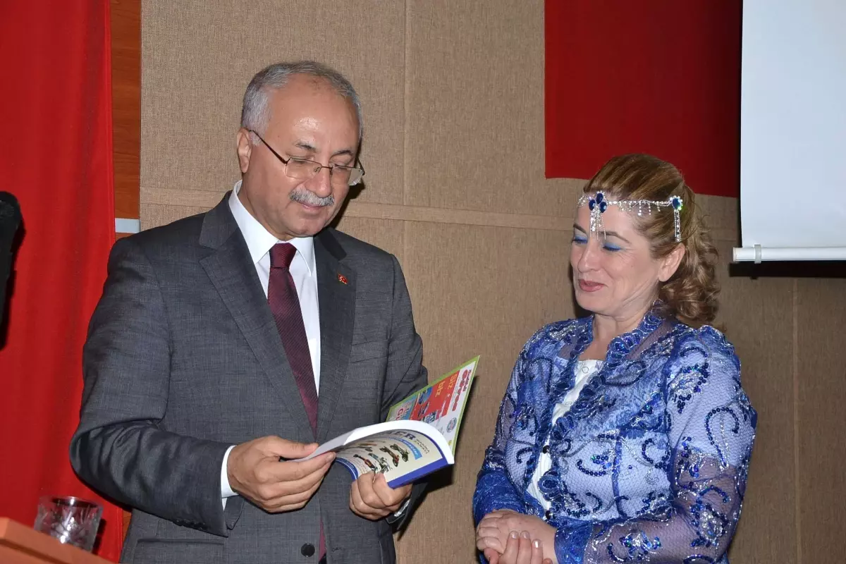 Gazeteci Yazar Kitabının Satış Gelirlerini Öğrencilere Aktaracak
