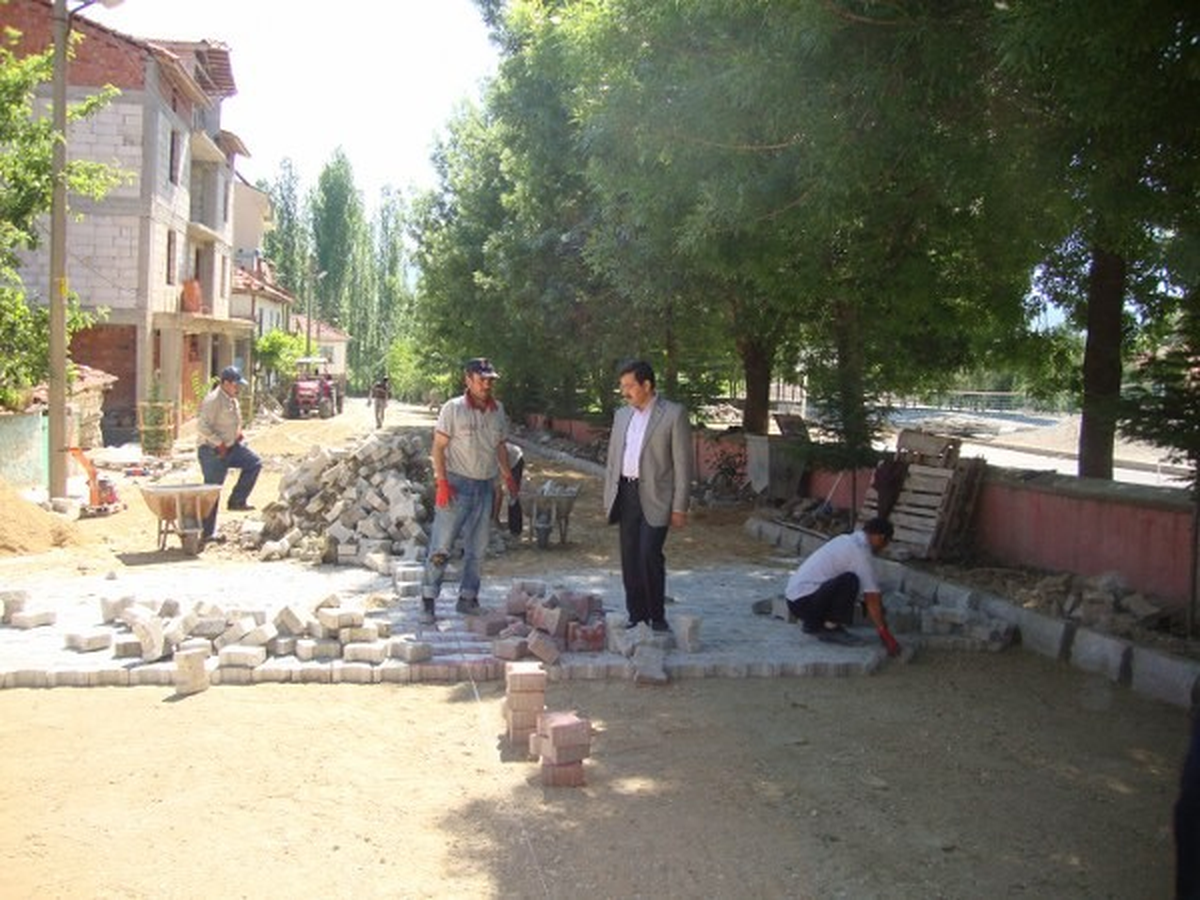 Hisarcık Dereköy\'de Kilitli Parke Taşı Döşeme Çalışmaları