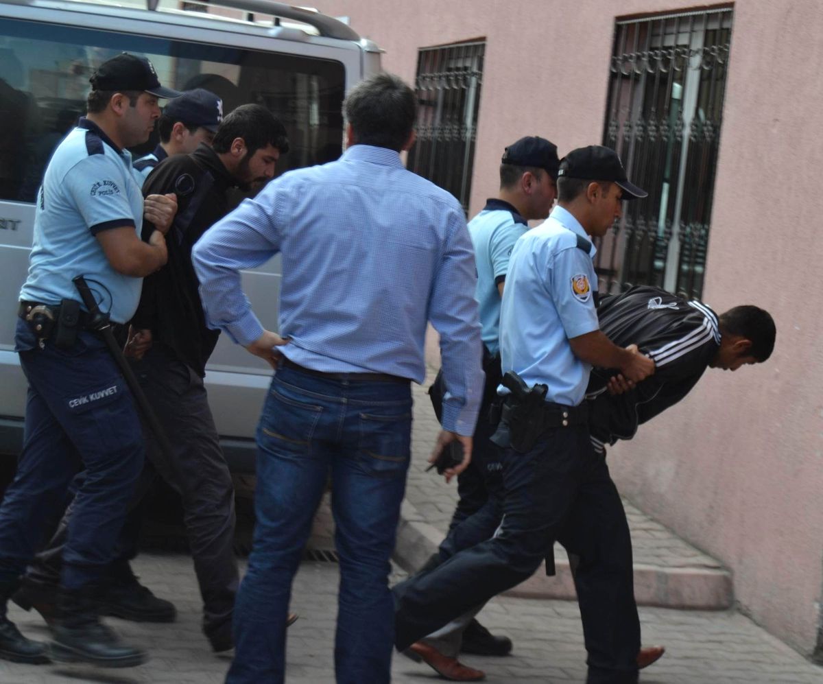 Kayseri\'de Uyuşturucu Operasyonunda 8 Gözaltı