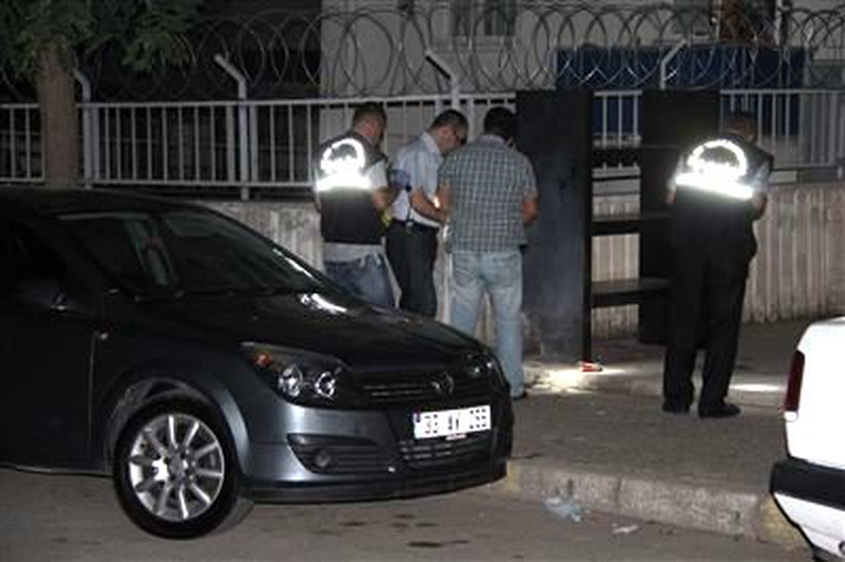 Polis Lojmanları Önünde Patlama