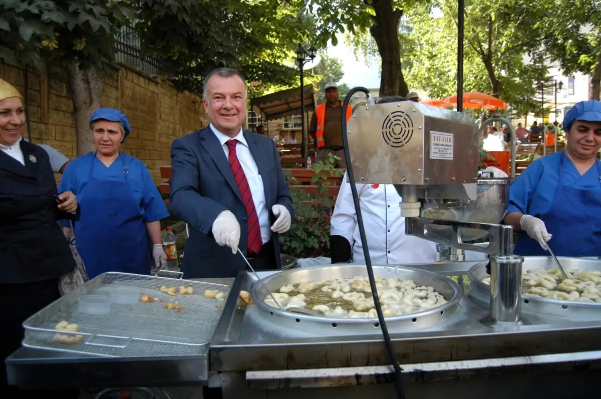 Ramazan Ayının Habercisi Berat Kandili Dolayısıyla Malkara Belediye Başkanlığı Tarafından Lokma...