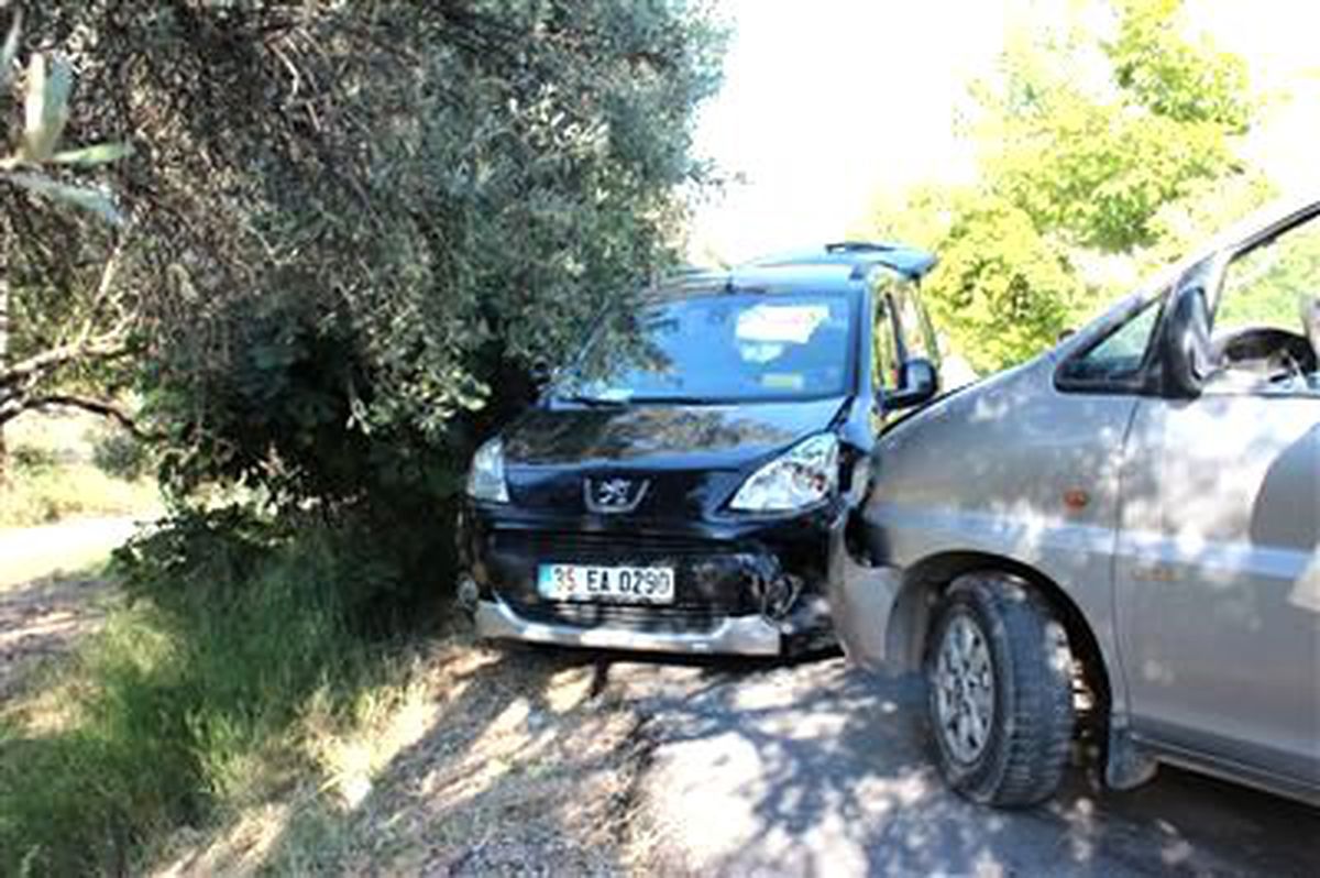 Urla\'da Trafik Kazası: 1 Yaralı