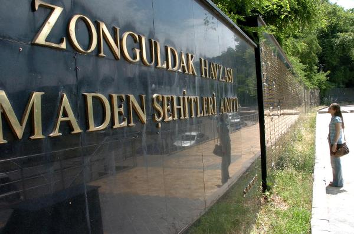 Yenilenen Maden Şehitleri Anıtının İçler Acısı Hali