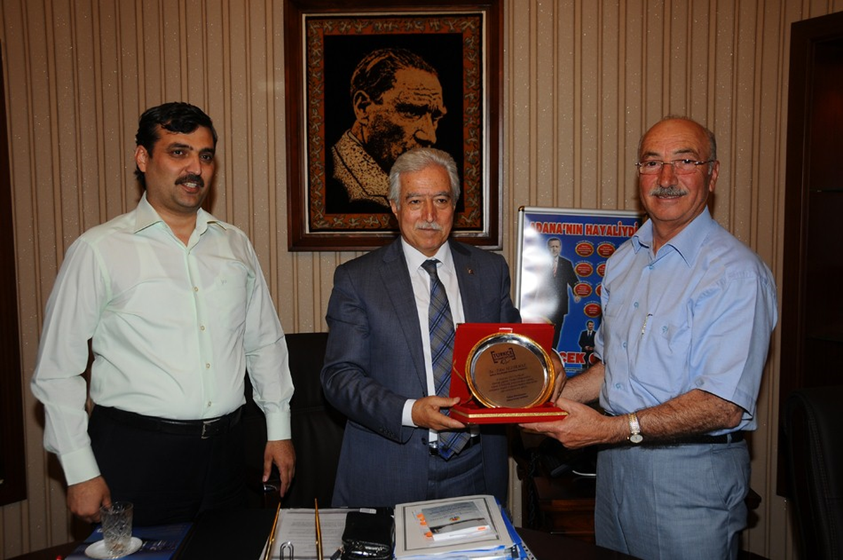 Aldırmaz\'a "Teşekkür" Plaketi