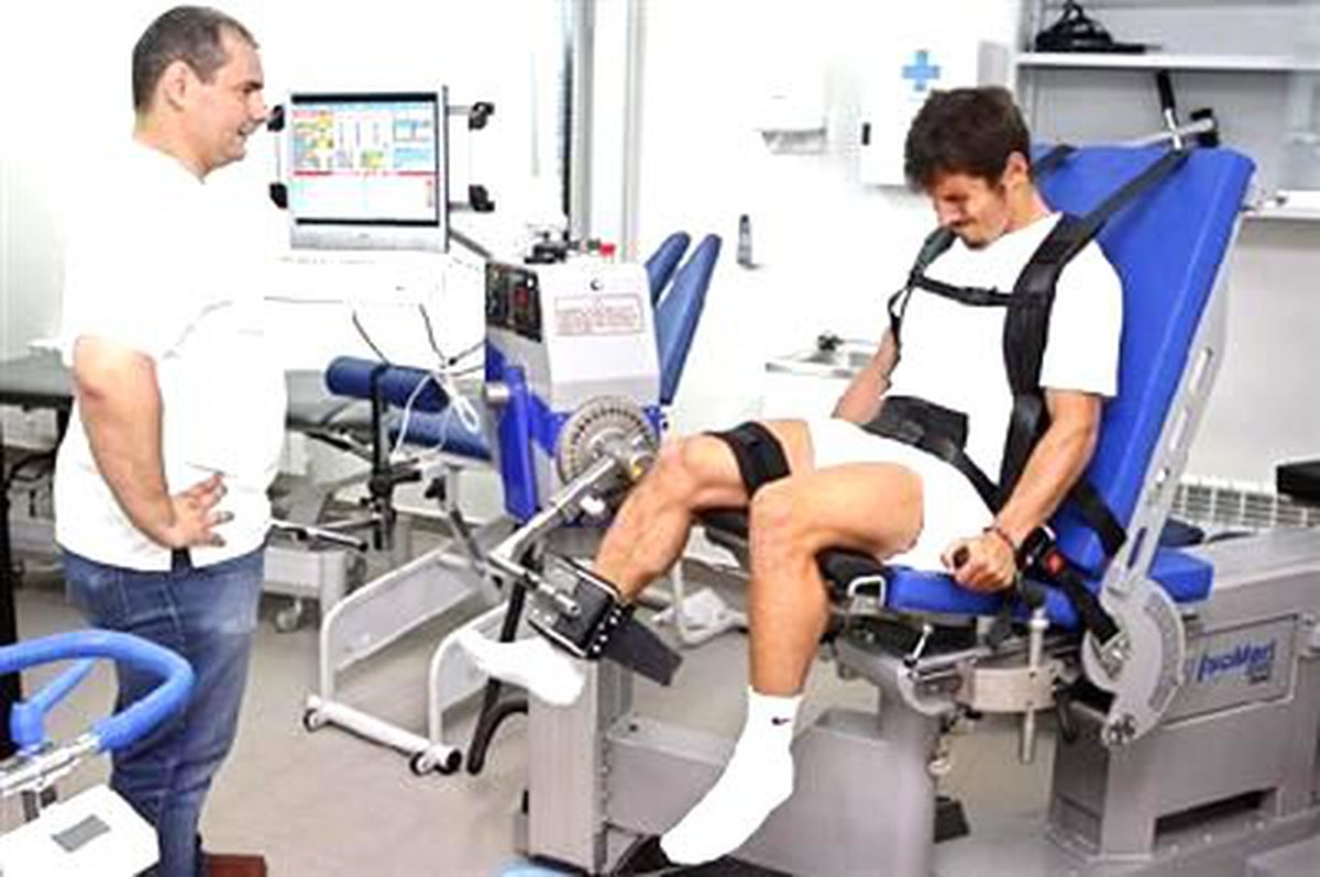 Atletıco Madrıd\'de Emre Belözoğlu ve Diğer Futbolcular Sağlık Testinden Geçtiler