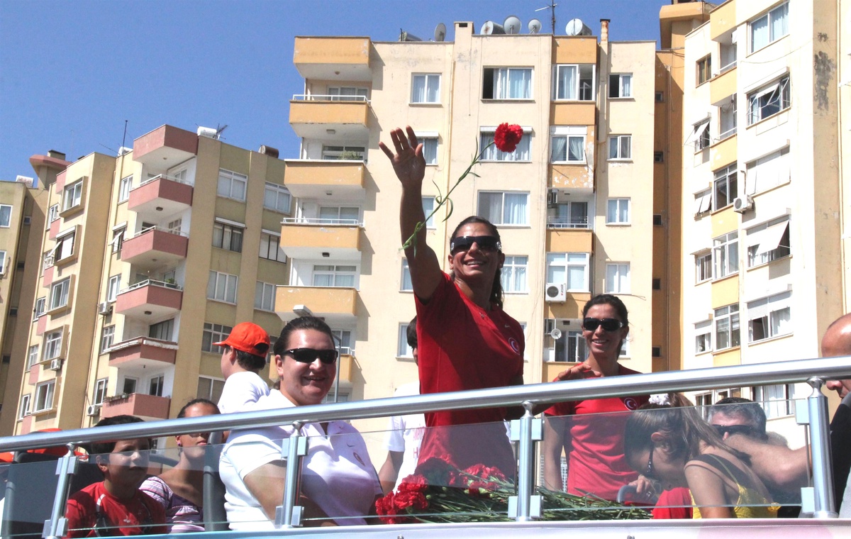 Avrupa Şampiyonu Atlete Coşkulu Karşılama