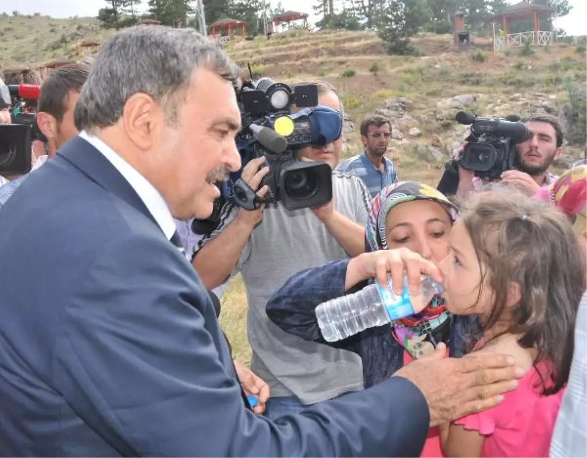 Bakan Eroğlu\'ndan, Kazada Yaralananlara Yakın İlgi