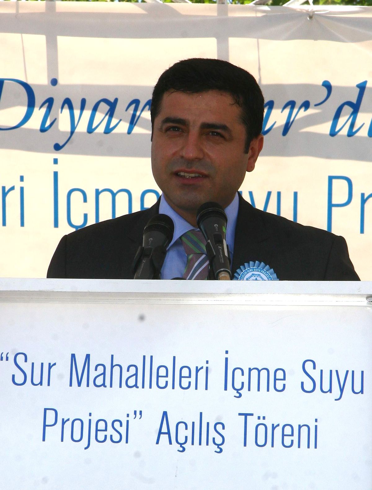 "Siyasi Tutuklular Serbest Kalmalı"