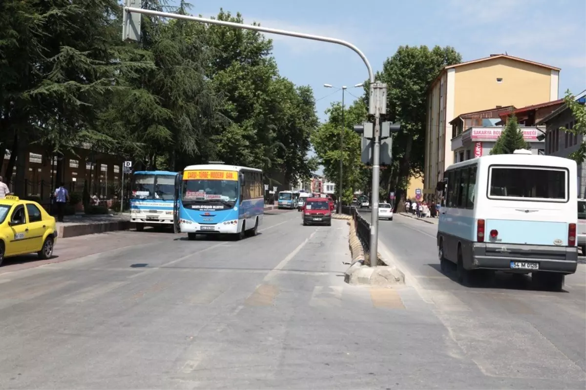 Büyükşehir Belediyesi Cadde ve Sokaklarda Yenileme Çalışmalarını Sürdürüyor