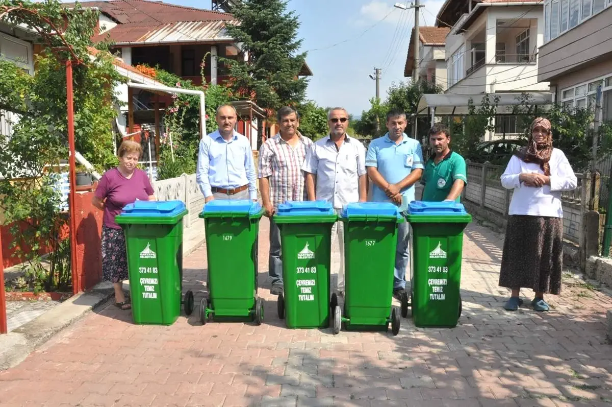 Emek Mahallesine Çöp Konteynırı Dağıtıldı