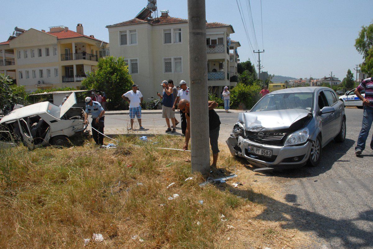 Fethiye\'de Trafik Kazası: 4 Yaralı