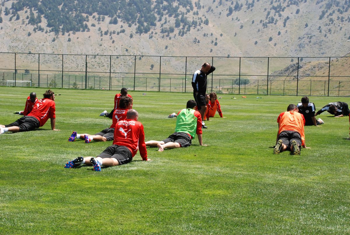 Medical Park Antalyaspor\'da Davraz Kampı Devam Ediyor
