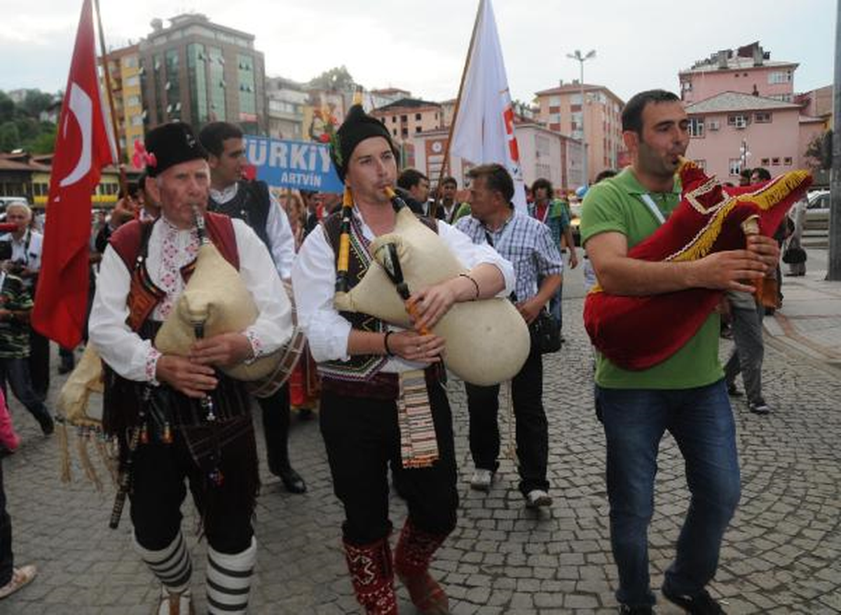Rize\'de 3\'üncü Uluslararası Tulum ve Müzik Festivali Başladı