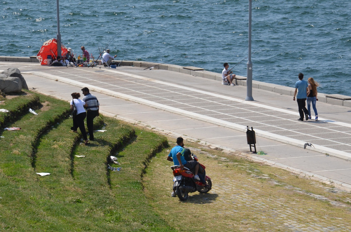 Yaya Yolunda Gezen Motosikletler Tehlike Saçıyor