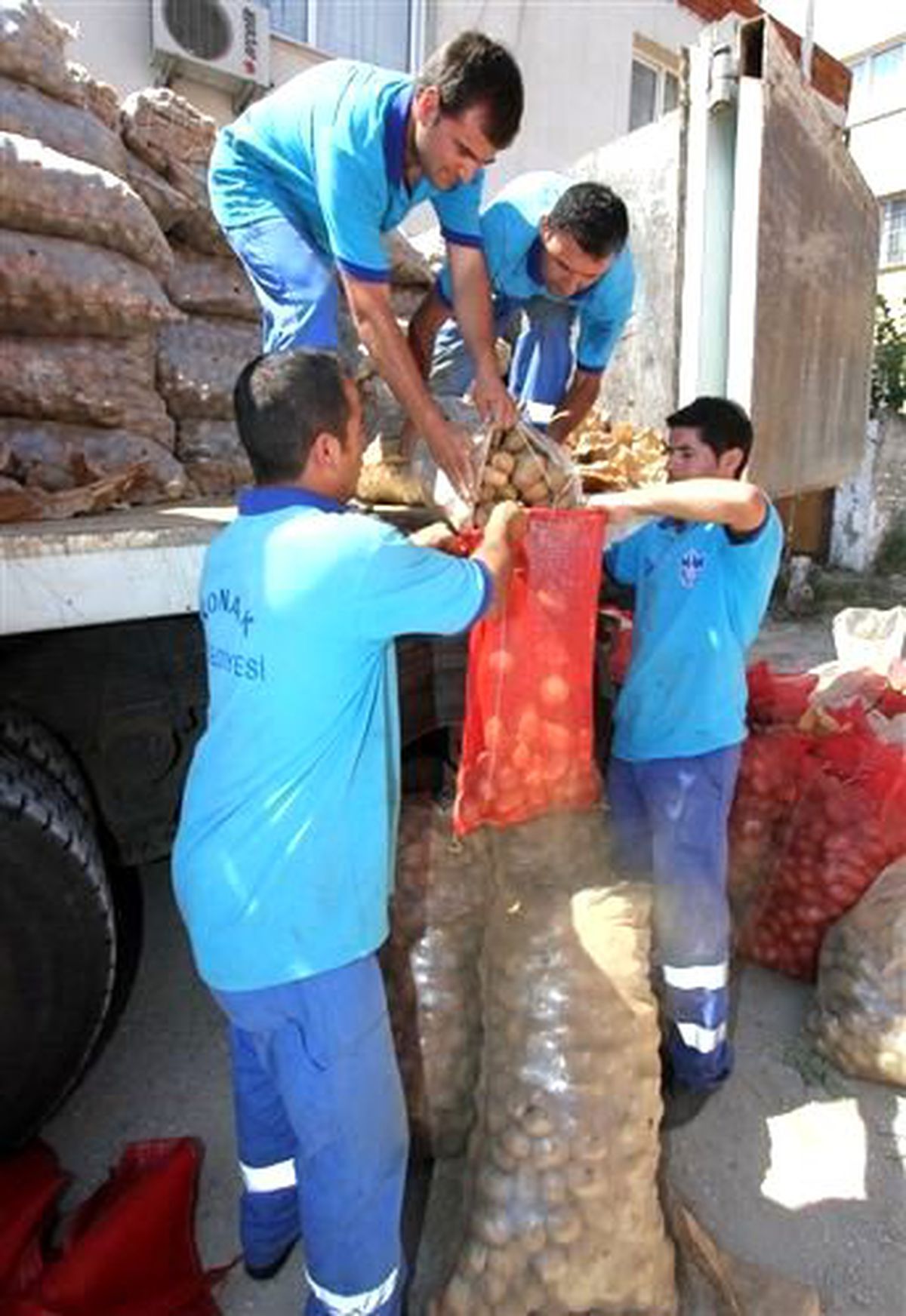 10 Ton Patates İhtiyaç Sahiplerine Ulaştırıldı