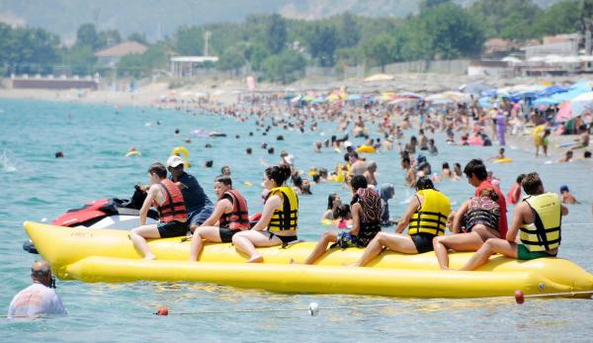 Antalya Plajları Çok Sıcak