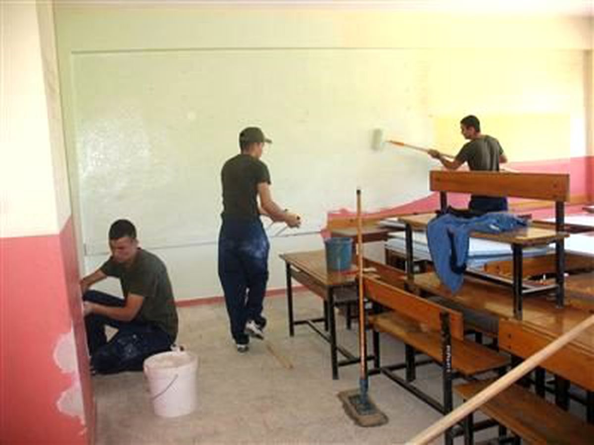 Asker \'Okul\' Boyadı