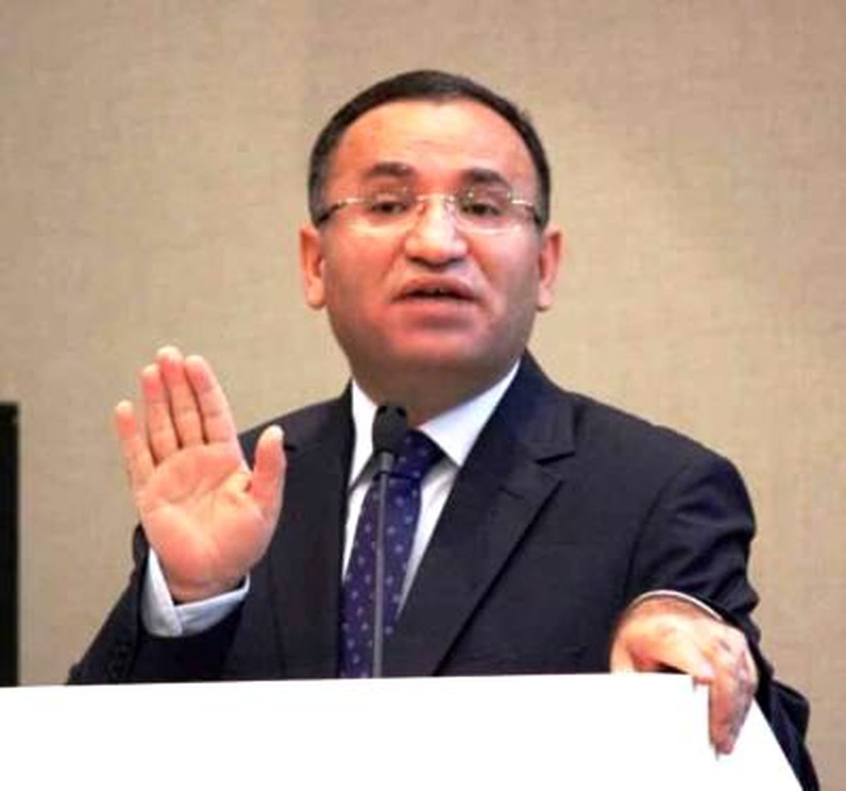 Başbakan Yardımcısı Bozdağ, Tutuklu Vekillerin Tahliyesi Mahkemelerin Kararıdır