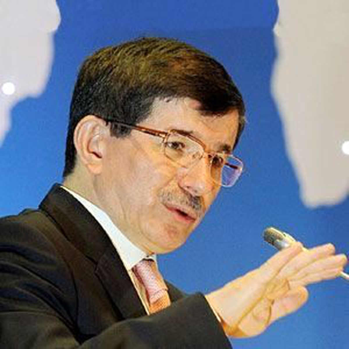 Davutoğlu, France24 Kanalına Konuştu: "Uluslararası Camia, Suriye Konusunda Kararlı Davranmalı"