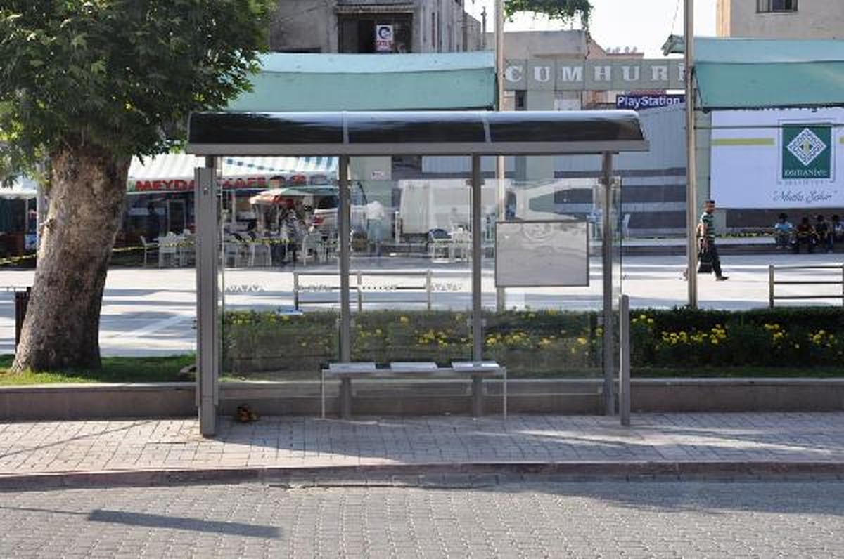 Dolmuş Durağında Unutulan Çanta Bomba Paniğine Neden Oldu