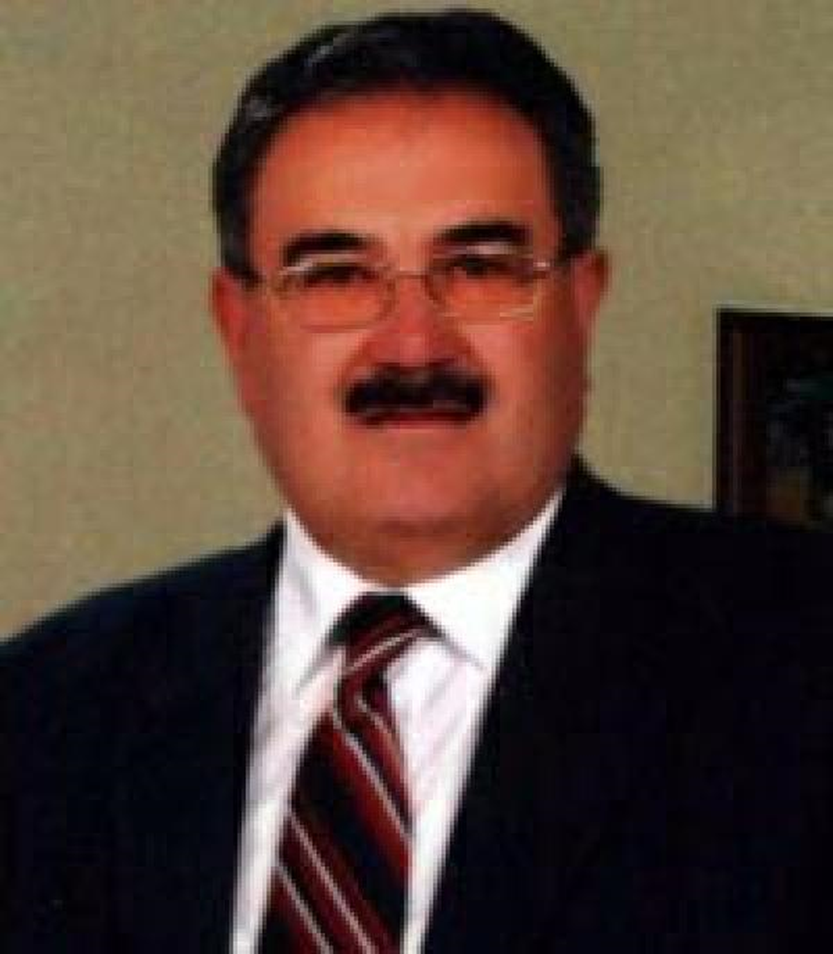 Eski Belediye Başkanı Evrakta Sahtecilikten Tutuklandı