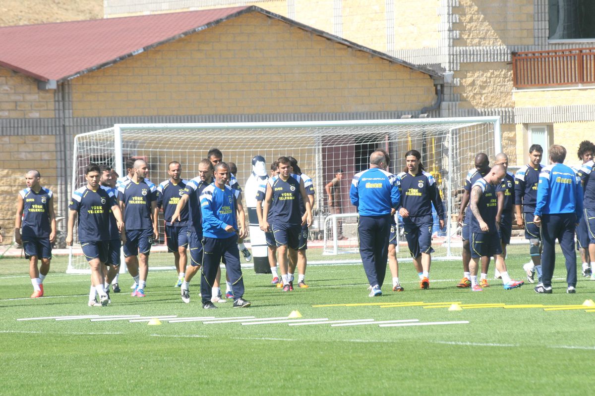 Fenerbahçe\'de Topuk Yaylası Hazırlıkları Devam Ediyor
