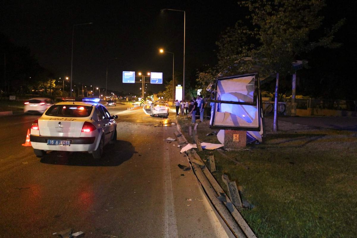 Hurdaya Dönen Araçtan Sağ Çıktılar
