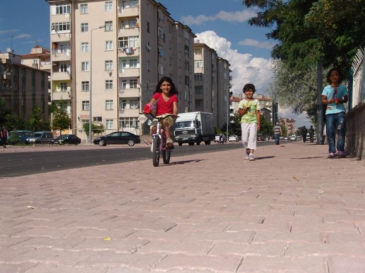 Kocasinan Milli Egemenlik Caddesini Yeniledi