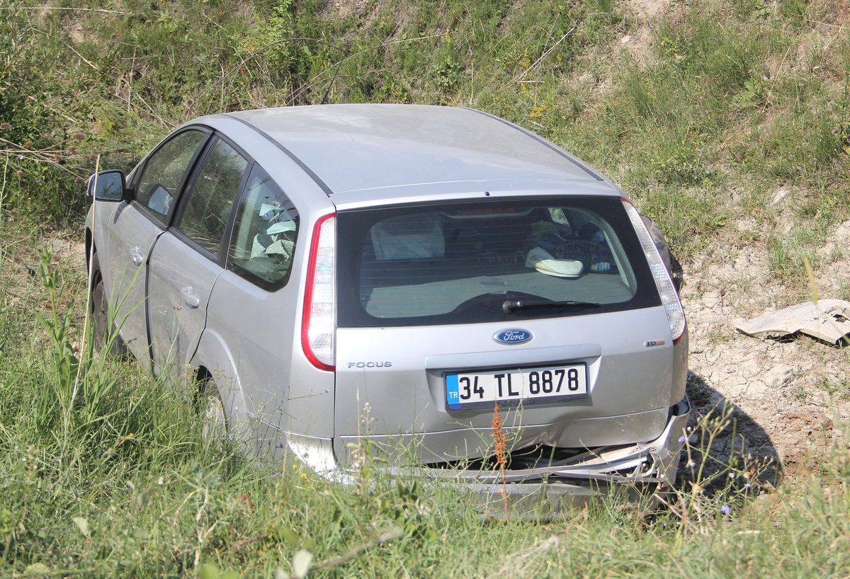 Kontrolden Çıkan Otomobil Şarampole Uçtu: 2 Yaralı