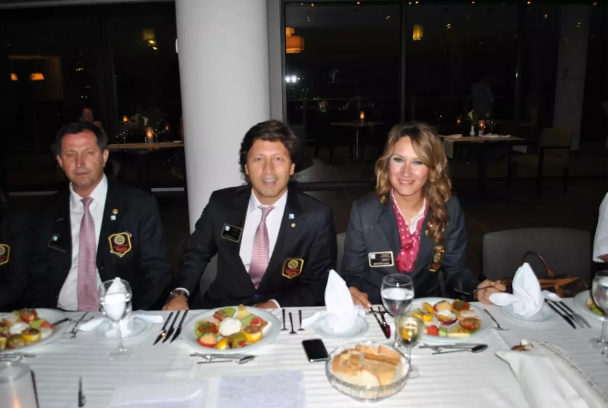 Kuşadası'nda Rotary ve Rotaract'ta Kan Değişimi