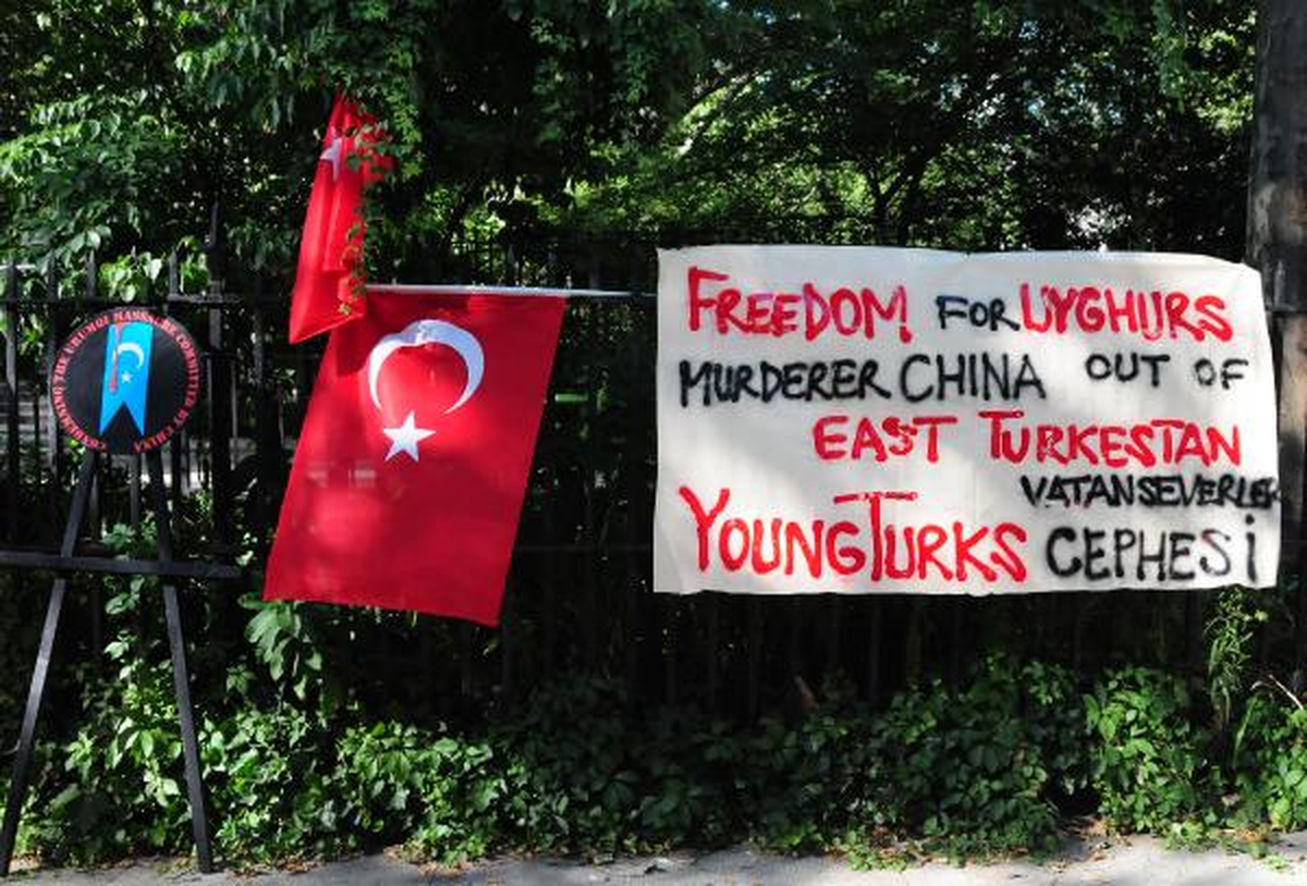 New York\'ta Çin\'e \'Siyah Çelenk\'