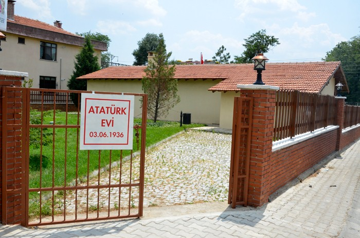 Personeli Emekli Olduğu İçin Kapanan Atatürk Evi Yeniden Açıldı