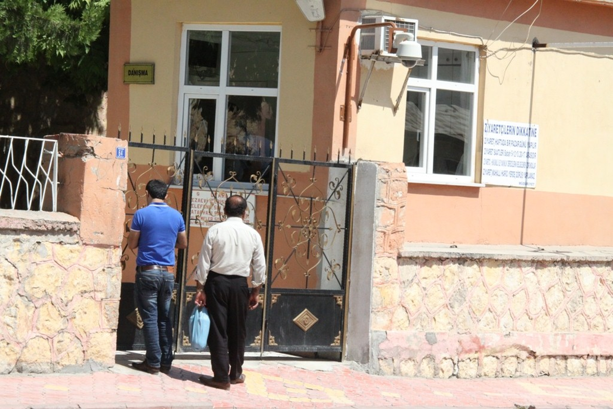 Siirt Cezaevinde Tahliyeler Başladı
