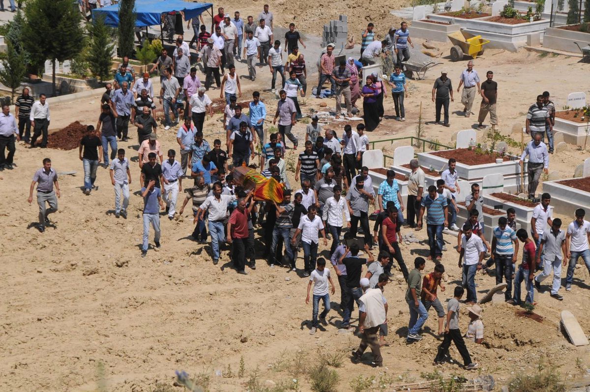 Terörist Cenazesinde 83 Gözaltı