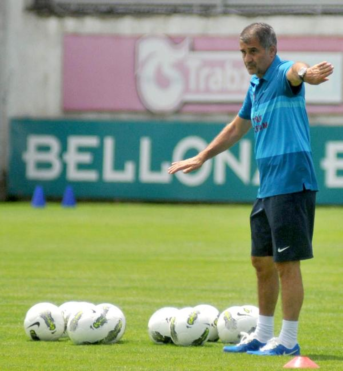 Trazonspor Teknik Direktörü Güneş\'in Yeni Taktiği