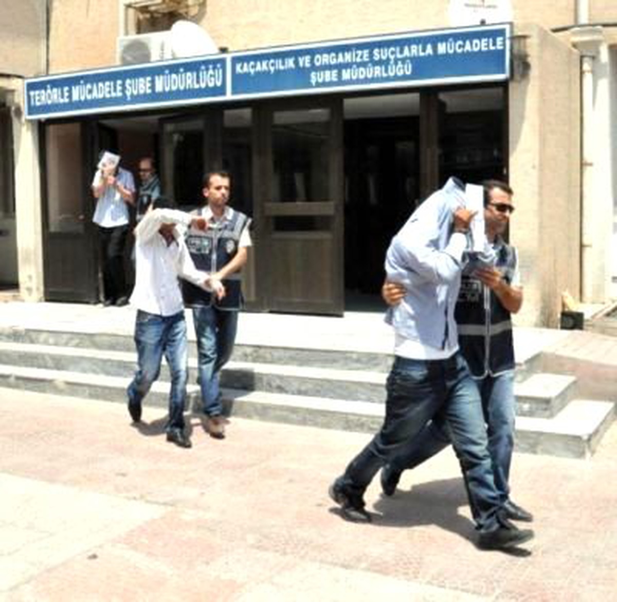 Uyuşturucu Hapla Yakalanan 2 Kişi Tutuklandı