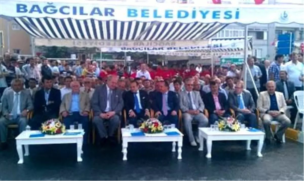 Bakan Bağış, Fil Heykelinin Açılışında Konuştu